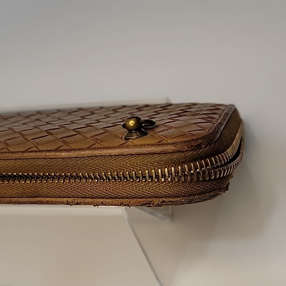Authenic Bottega Veneta Long Zip Wallet/ Crossbody with an unbranded chain,Brown - Picture 5 of 16